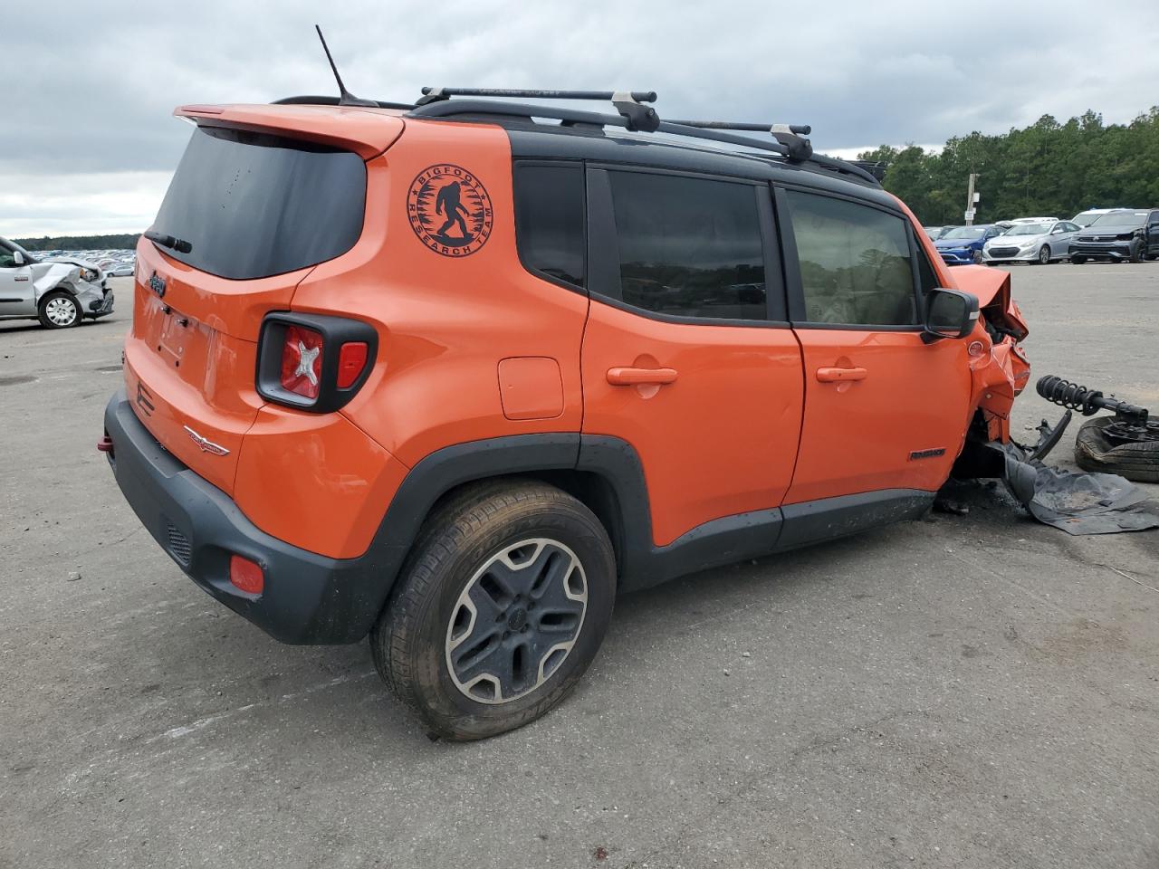 2017 Jeep Renegade VIN ZACCJBCB4HPE65325 Copart auction photo, front end / side damage thumbnail 3
