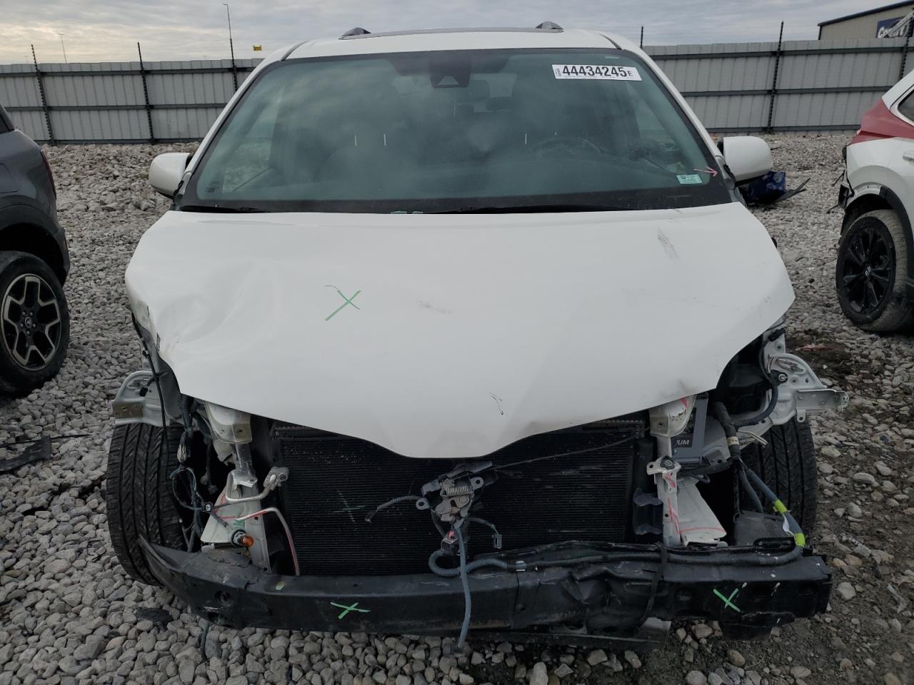 2018 Toyota Sienna VIN 5TDYZ3DC1JS919423 Copart auction photo, front end damage thumbnail 5