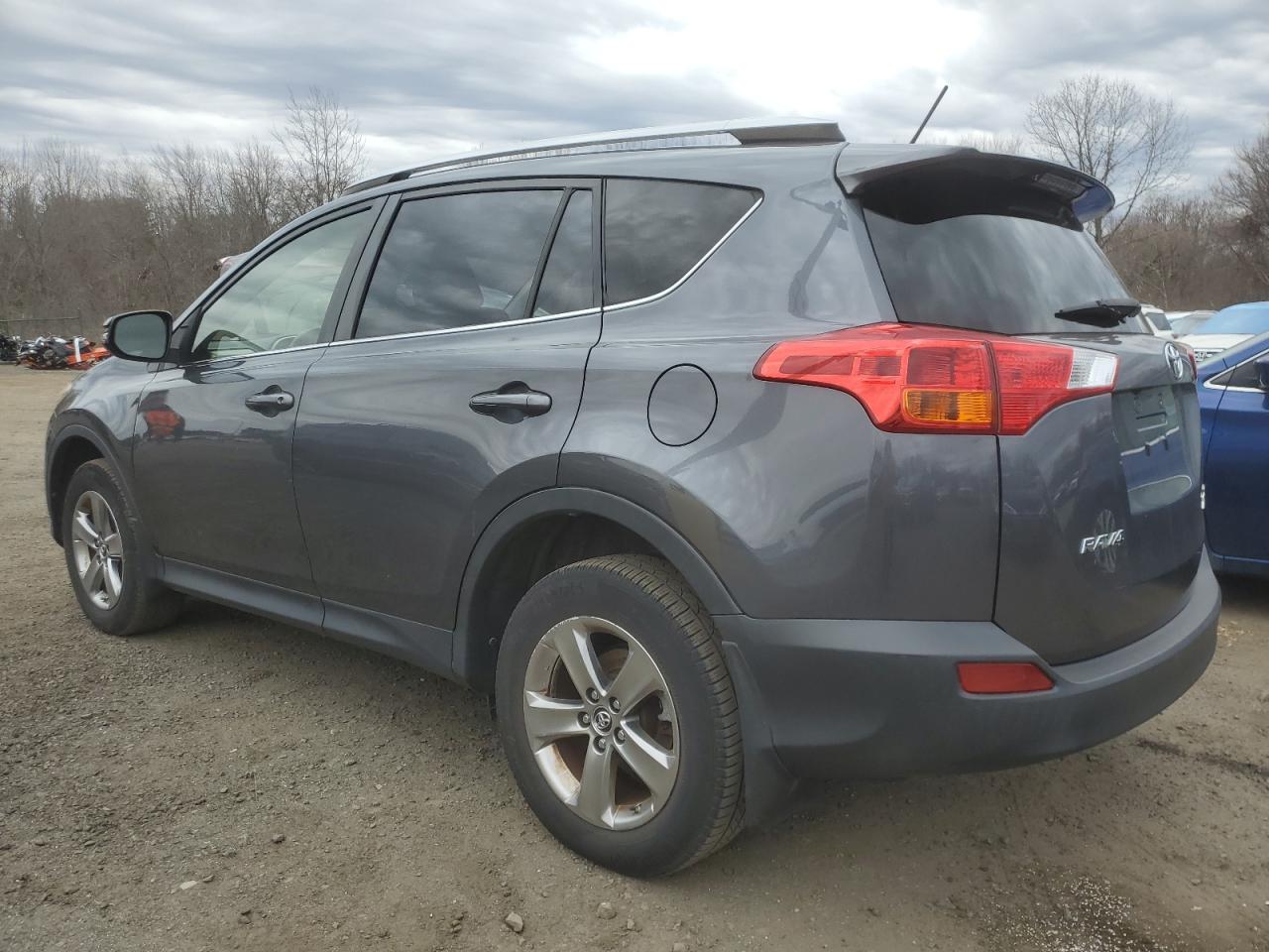 2015 Toyota RAV 4 VIN JTMRFREV3FD167162 Copart auction photo, minor dent/scratches damage thumbnail 2