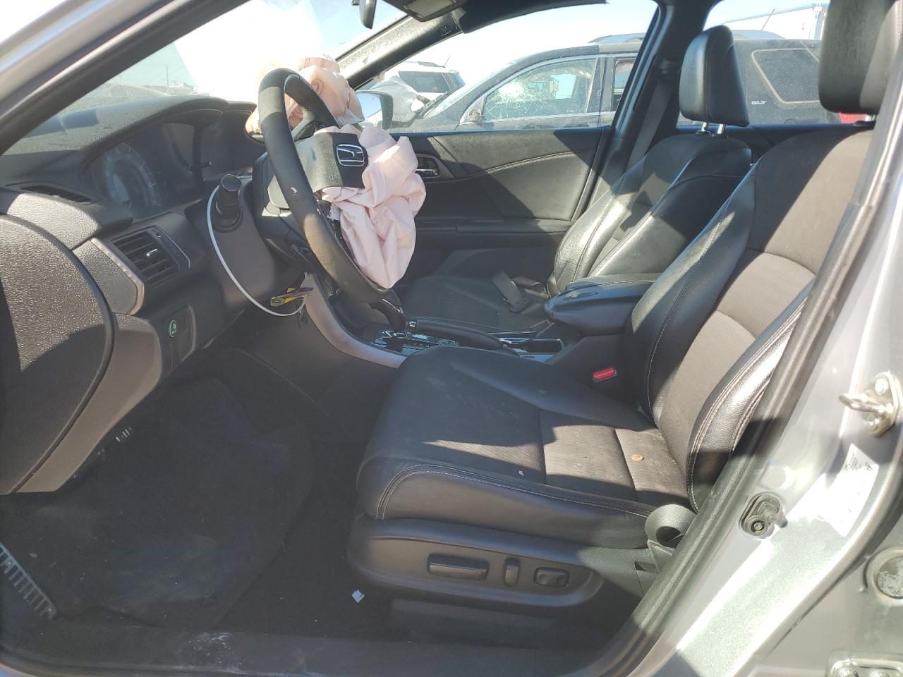 2017 Honda Accord VIN 1HGCR2F57HA145187 Copart auction photo, front end / minor dent/scratches damage thumbnail 7