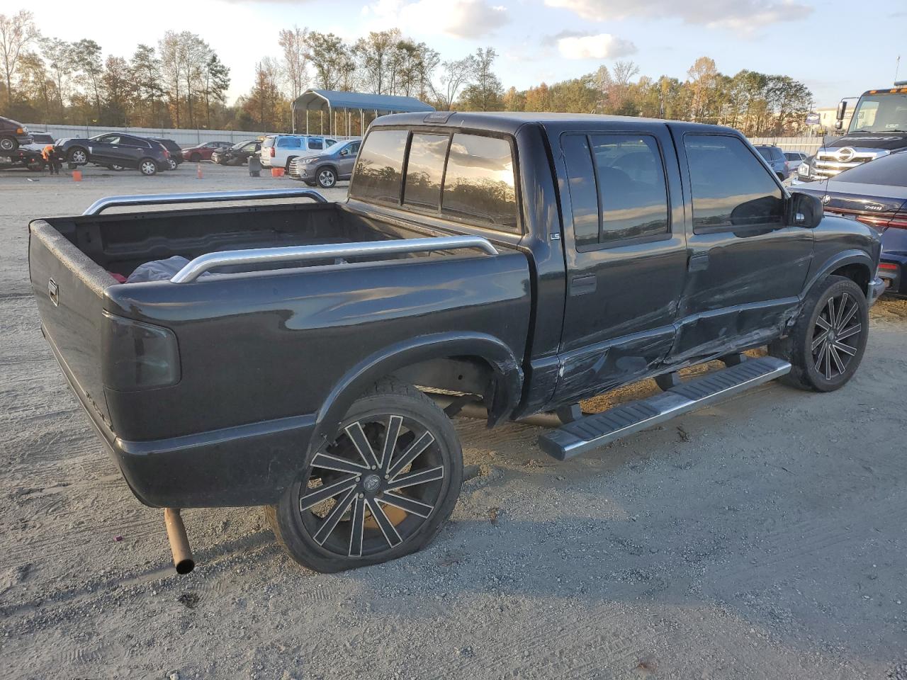 2001 Chevrolet S-10 Pickup VIN 1GCDT13W91K231189 Copart auction photo, side damage thumbnail 3