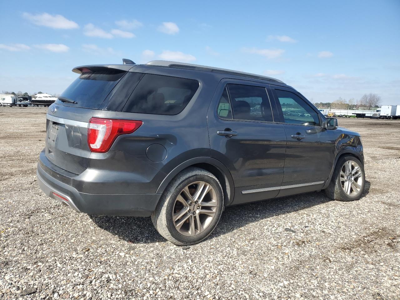 2017 Ford Explorer VIN 1FM5K7D85HGC65701 Copart auction photo, front end / side damage thumbnail 3