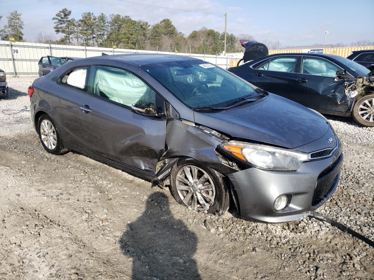 2015 KIA Forte VIN KNAFX6A84F5374052 Copart auction photo, front end / side damage thumbnail 4