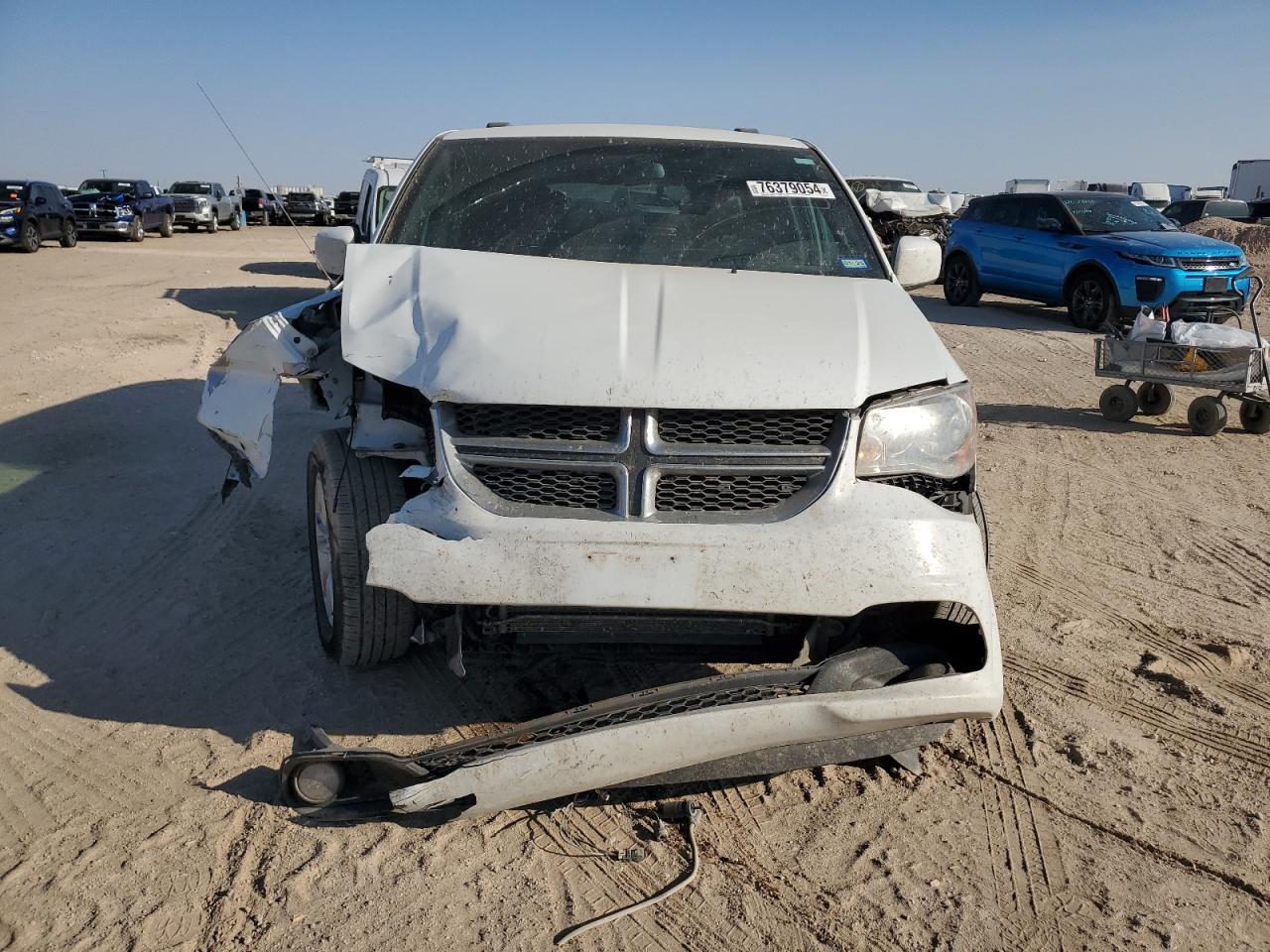 2018 Dodge Caravan VIN 2C4RDGCG1JR264459 Copart auction photo, front end / minor dent/scratches damage thumbnail 3