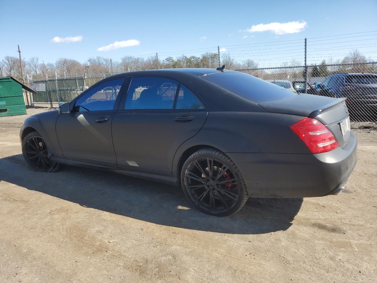 2011 Mercedes-Benz S-klasse VIN WDDNG8GBXBA407074 Copart auction photo, undercarriage / side damage thumbnail 2