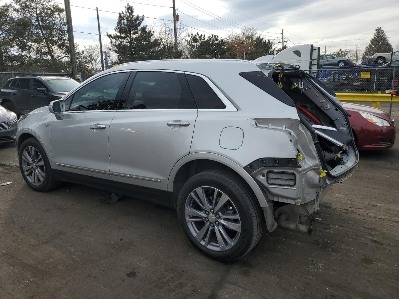 2020 Cadillac XT5 VIN 1GYKNDRSXLZ180071 Copart auction photo, rear end damage thumbnail 2