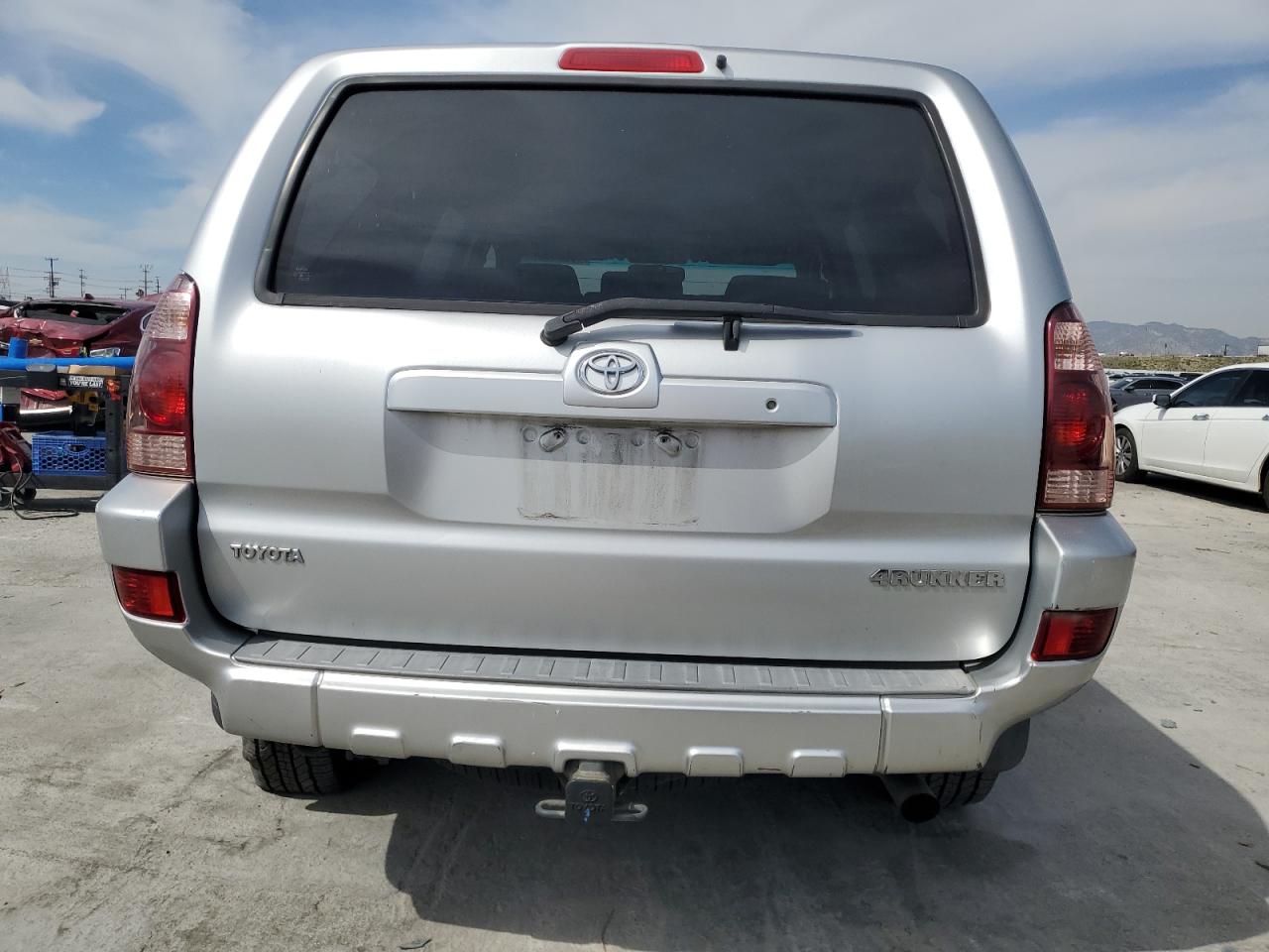 2005 Toyota 4Runner VIN JTEZU14R558040069 Copart auction photo, front end / side damage thumbnail 6