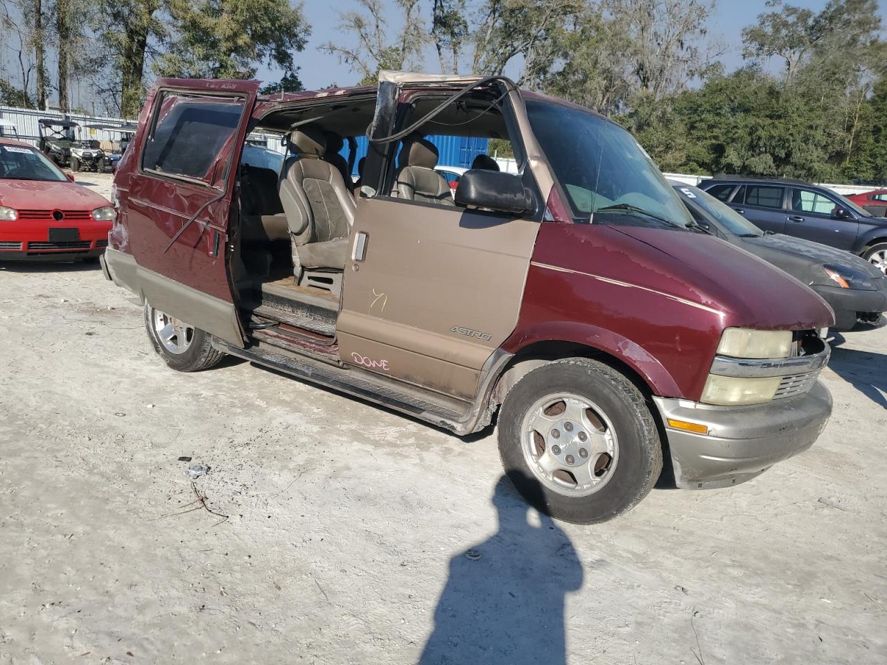 2004 Chevrolet Astro VIN 1GNDM19X64B118454 Copart auction photo, all over damage thumbnail 4