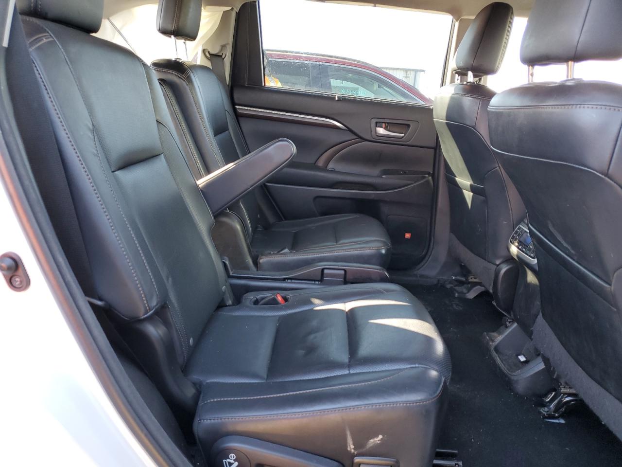 2015 Toyota Highlander VIN 5TDDCRFH0FS012178 Copart auction photo, front end damage thumbnail 11