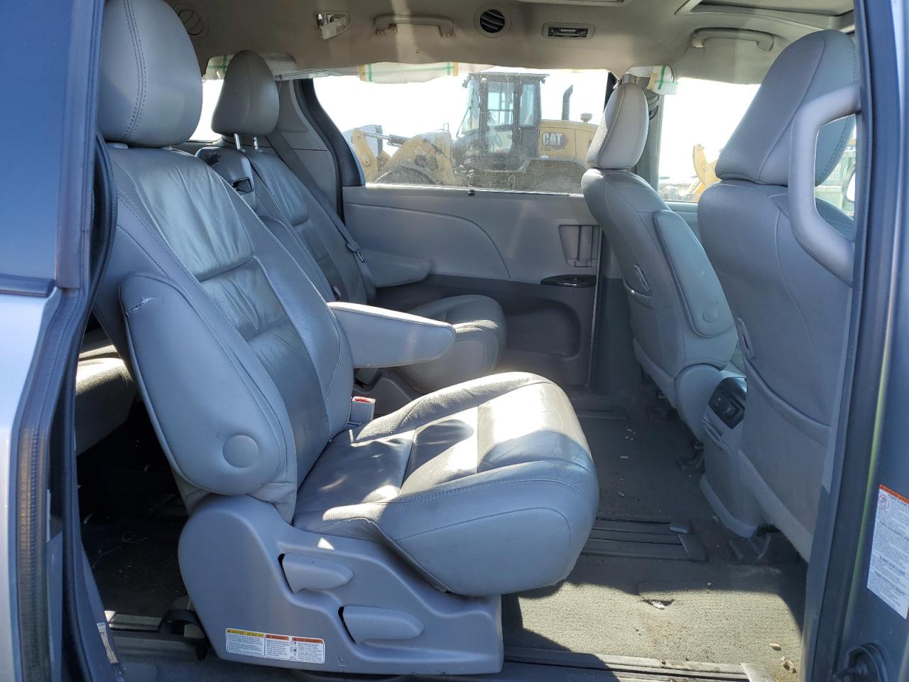 2017 Toyota Sienna VIN 5TDYZ3DC1HS883064 Copart auction photo, rear end / front end damage thumbnail 12
