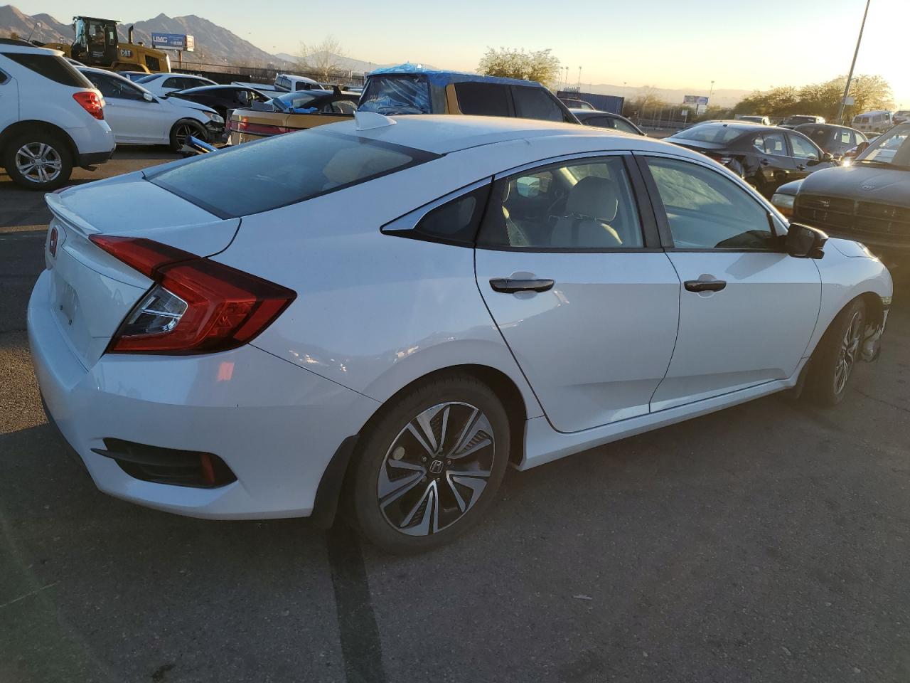 2017 Honda Civic VIN 19XFC1F32HE009214 Copart auction photo, front end / rear end damage thumbnail 3
