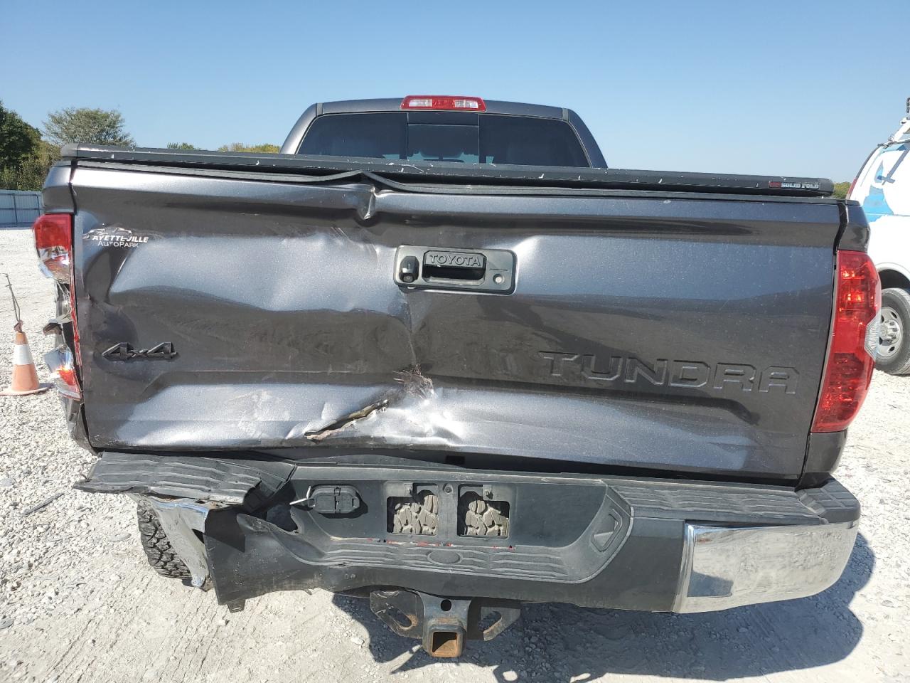 2015 Toyota Tundra VIN 5TFUW5F10FX421360 Copart auction photo, rear end damage thumbnail 6