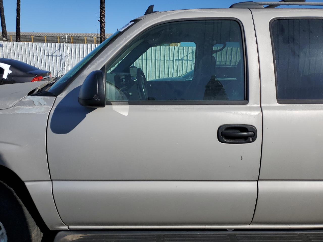 2006 Chevrolet Suburban VIN 1GNEC16Z66J128522 Copart auction photo, water/flood / minor dent/scratches damage thumbnail 7