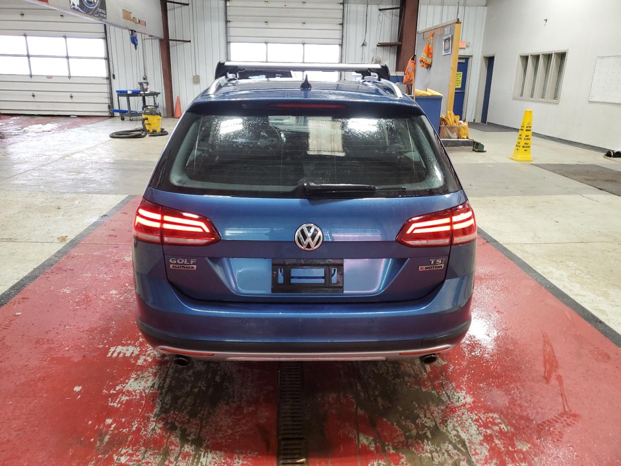 2018 Volkswagen Golf VIN 3VWH17AU3JM753821 Copart auction photo, front end damage thumbnail 6