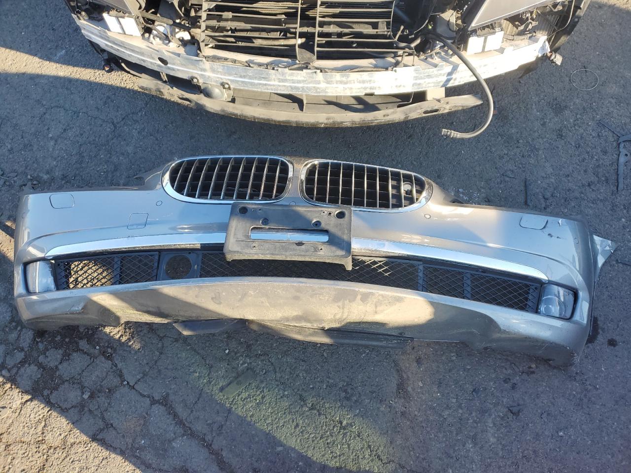 2011 BMW 7er VIN WBAKC8C51BC432813 Copart auction photo, front end damage thumbnail 12