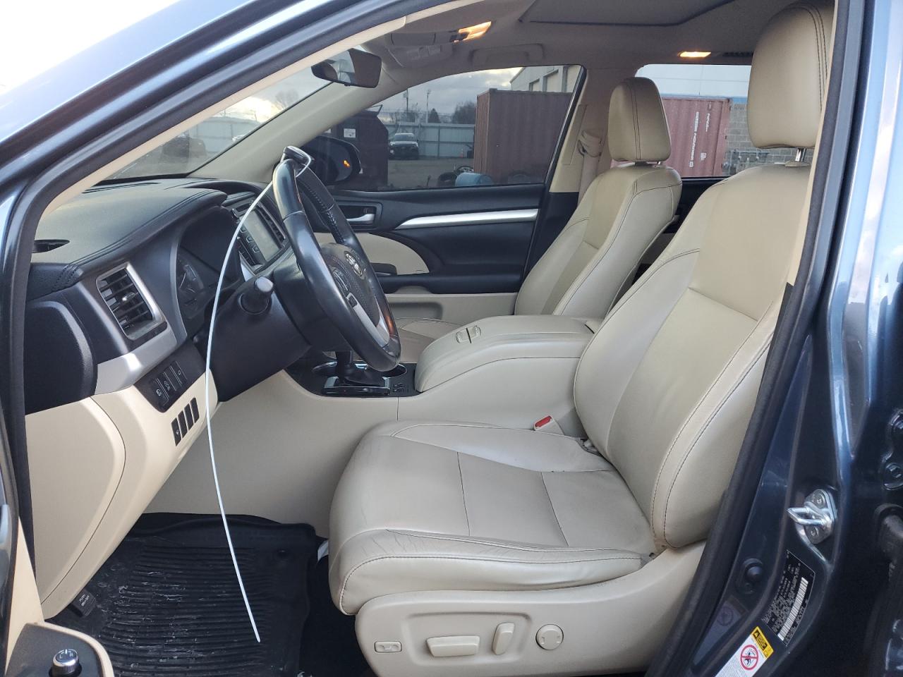 2018 Toyota Highlander VIN 5TDJZRFH0JS888257 Copart auction photo, all over damage thumbnail 7