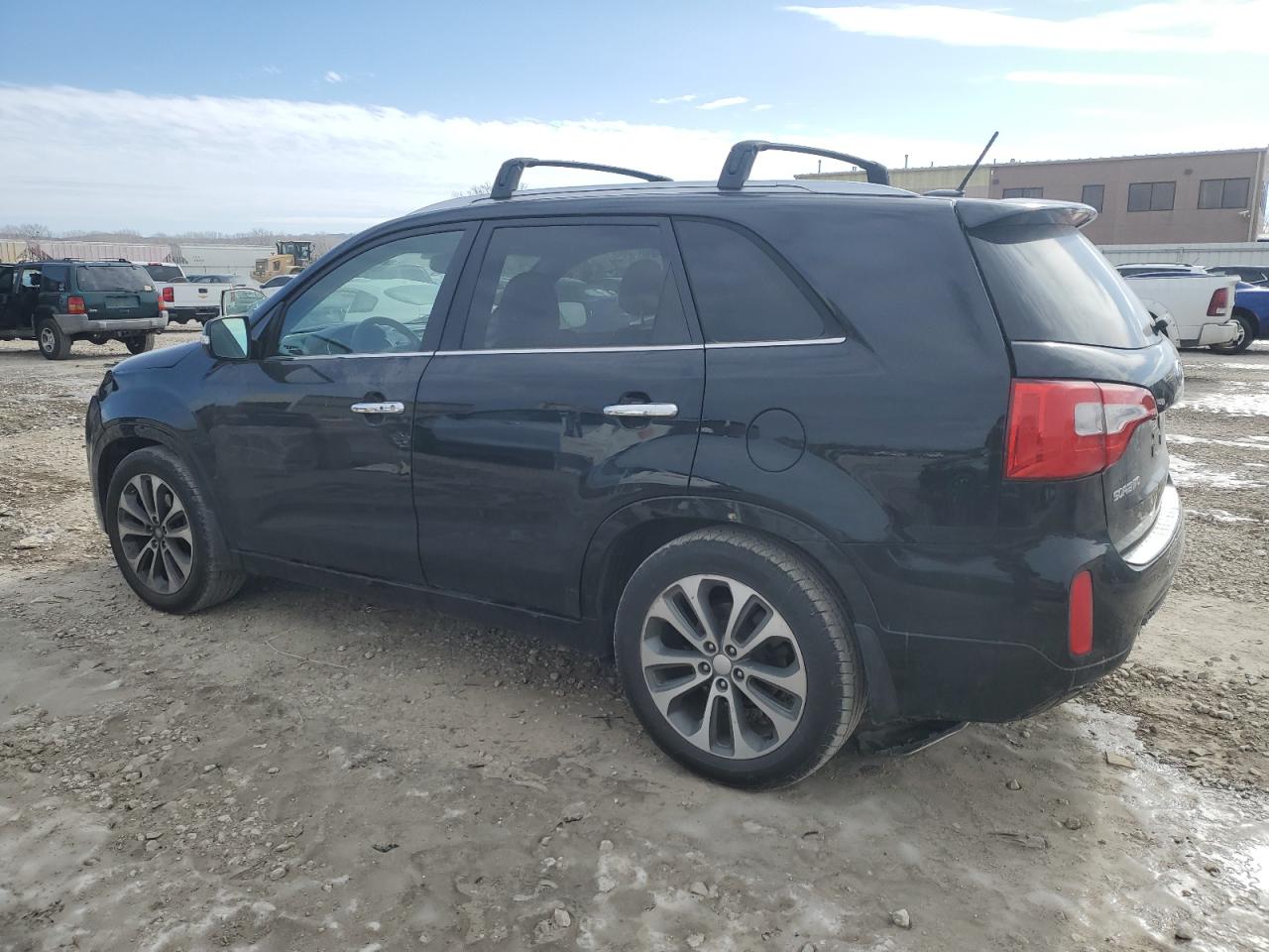 2015 KIA Sorento VIN 5XYKW4A72FG549051 Copart auction photo, rear end damage thumbnail 2