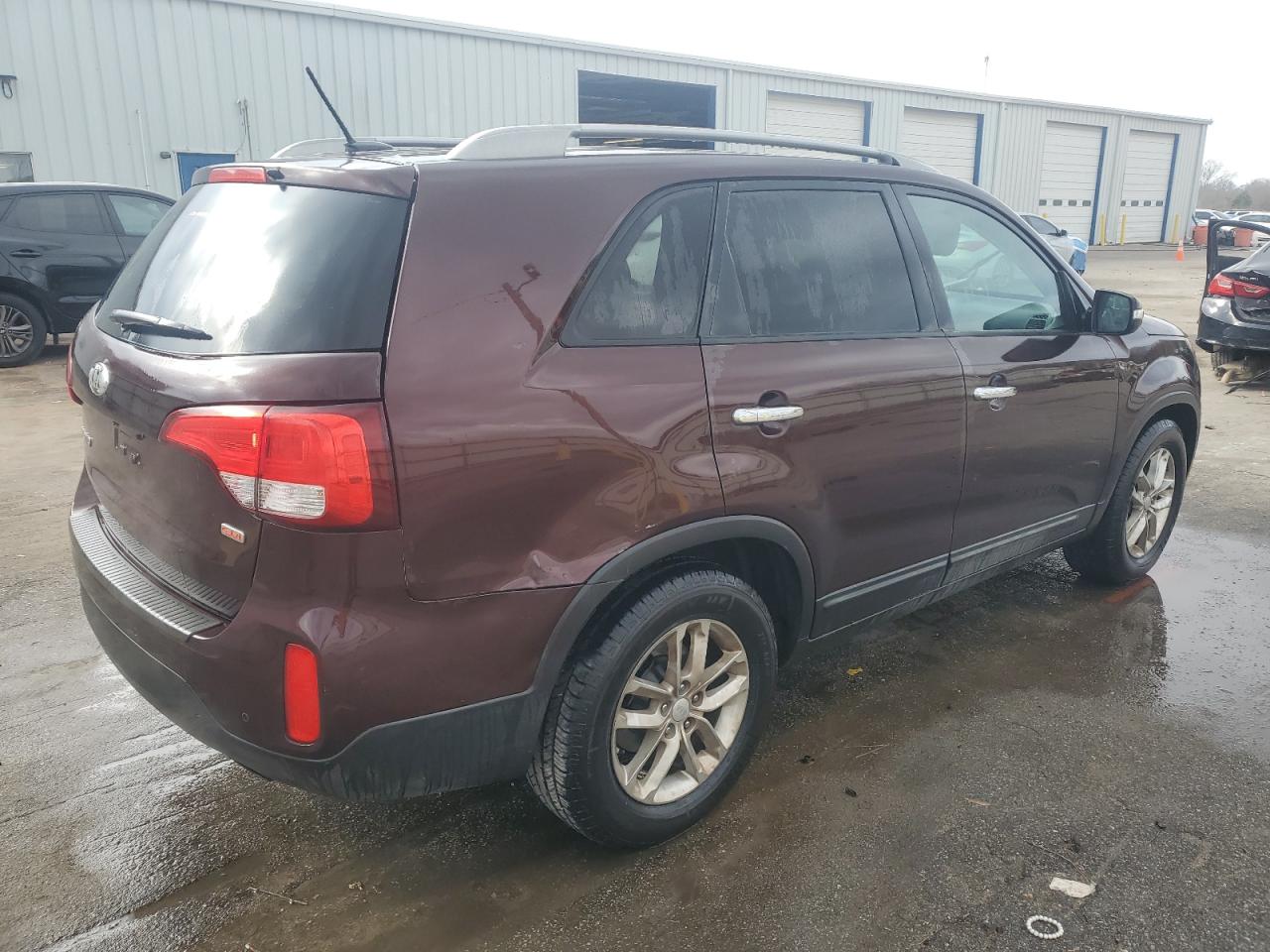2015 KIA Sorento VIN 5XYKT4A6XFG599874 Copart auction photo, rear end / side damage thumbnail 3