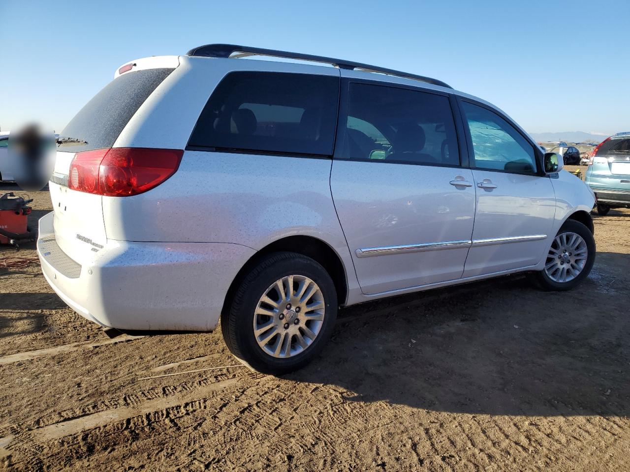 2008 Toyota Sienna VIN 5TDBK22C78S014508 Copart auction photo, front end damage thumbnail 3