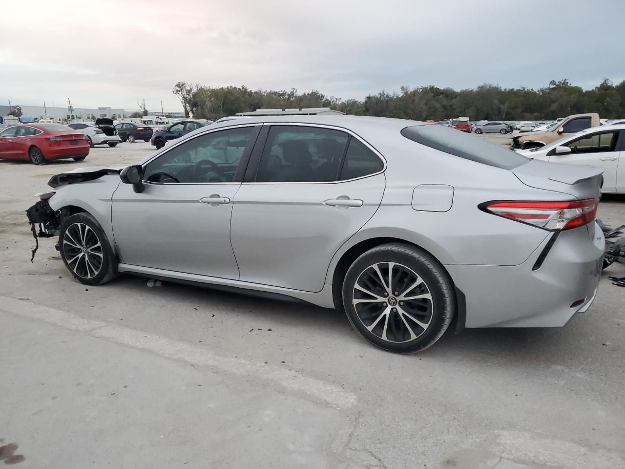 2018 Toyota Camry VIN 4T1B11HK3JU127560 Copart auction photo, front end damage thumbnail 2