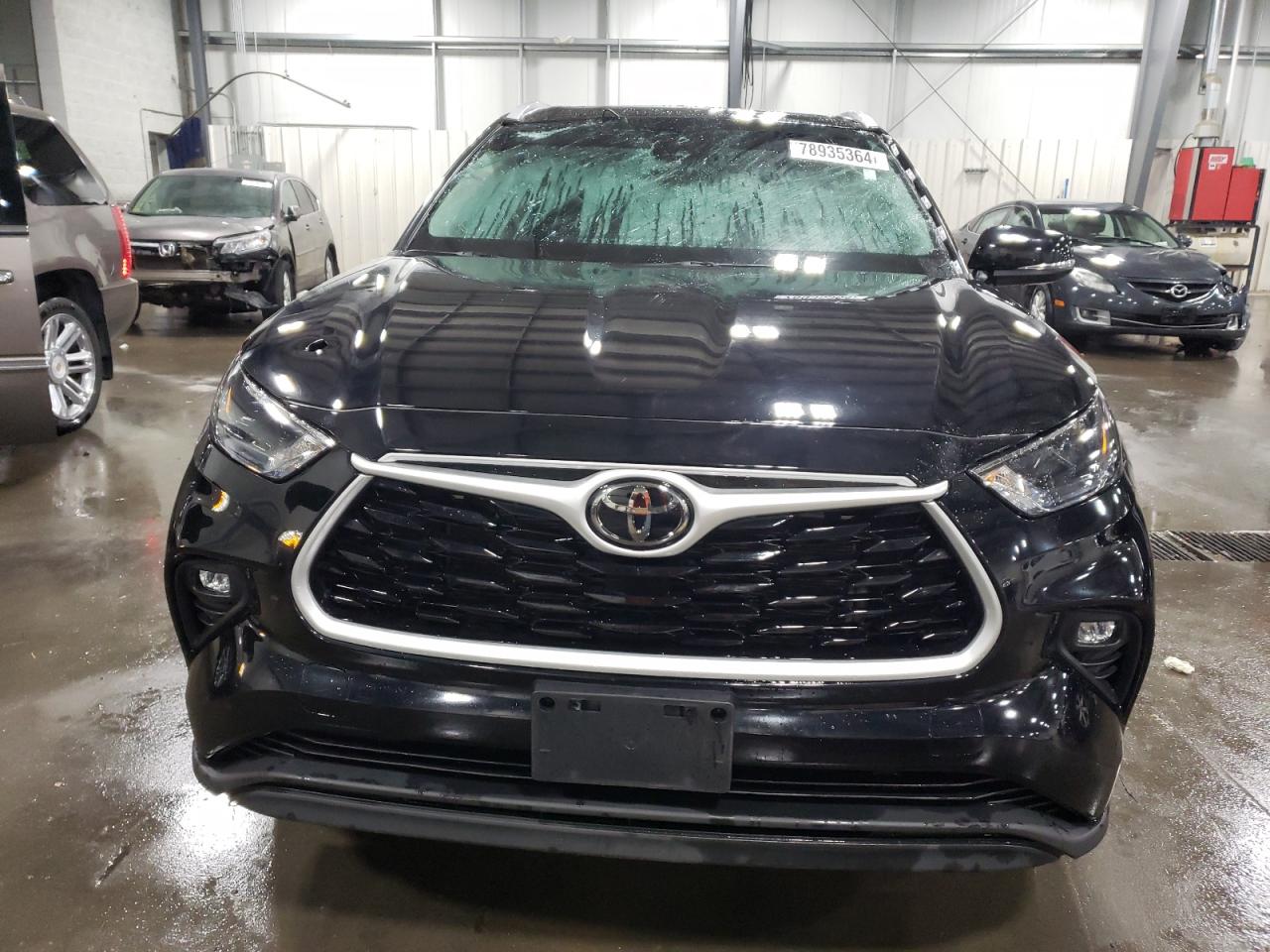 2022 Toyota Highlander VIN 5TDGZRBH0NS595528 Copart auction photo, rollover damage thumbnail 5