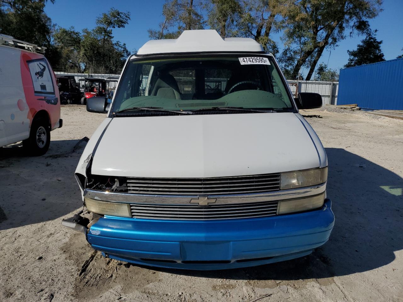 1997 Chevrolet Astro VIN 1GNDM19WXVB227170 Copart auction photo, all over damage thumbnail 5