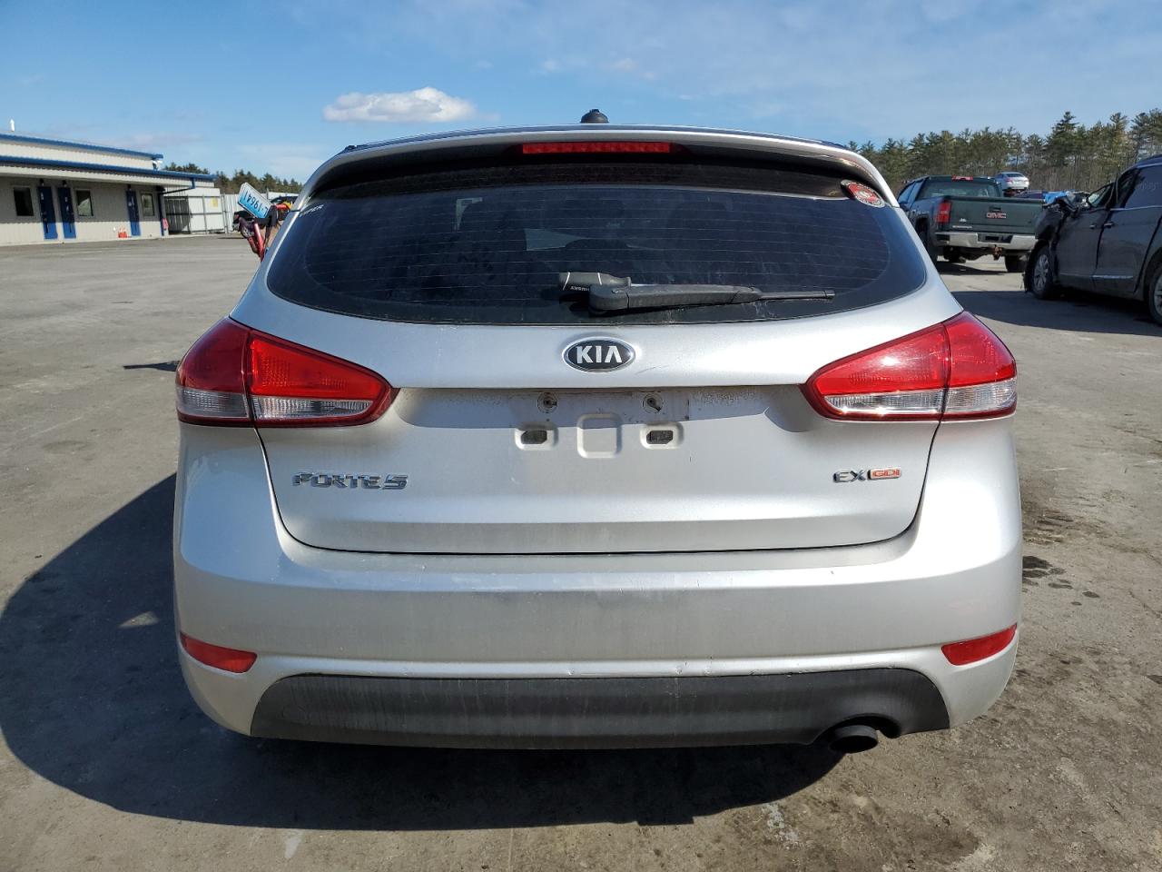 2015 KIA Forte VIN KNAFX5A89F5310826 Copart auction photo, front end damage thumbnail 6