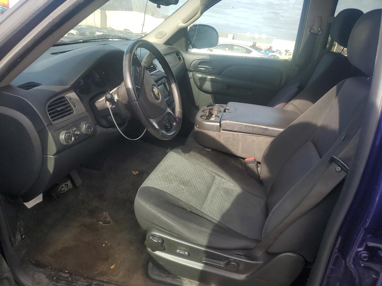 2010 Chevrolet Suburban VIN 1GNUKHE30AR224497 Copart auction photo, all over damage thumbnail 7