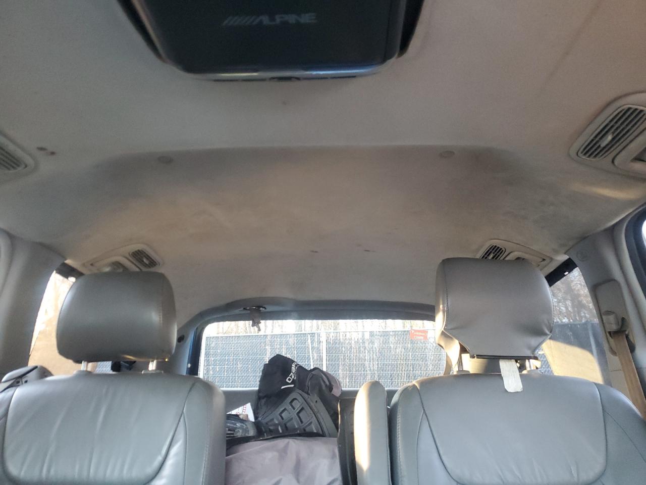2008 Toyota Sienna VIN 5TDBK22C08S018450 Copart auction photo, front end damage thumbnail 10
