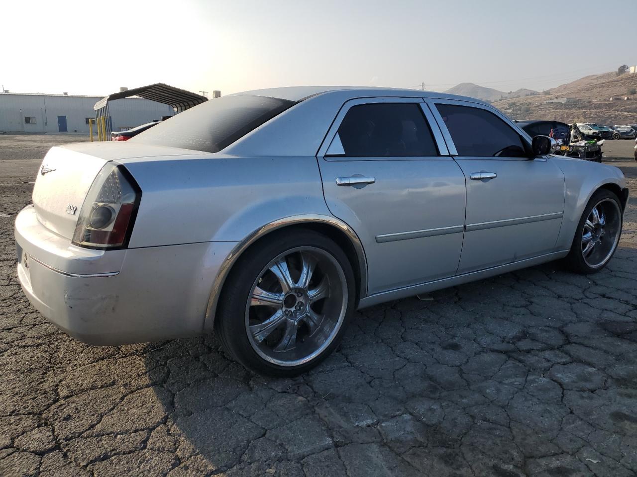 2006 Chrysler 300 VIN 2C3KA53G26H452617 Copart auction photo, front end damage thumbnail 3