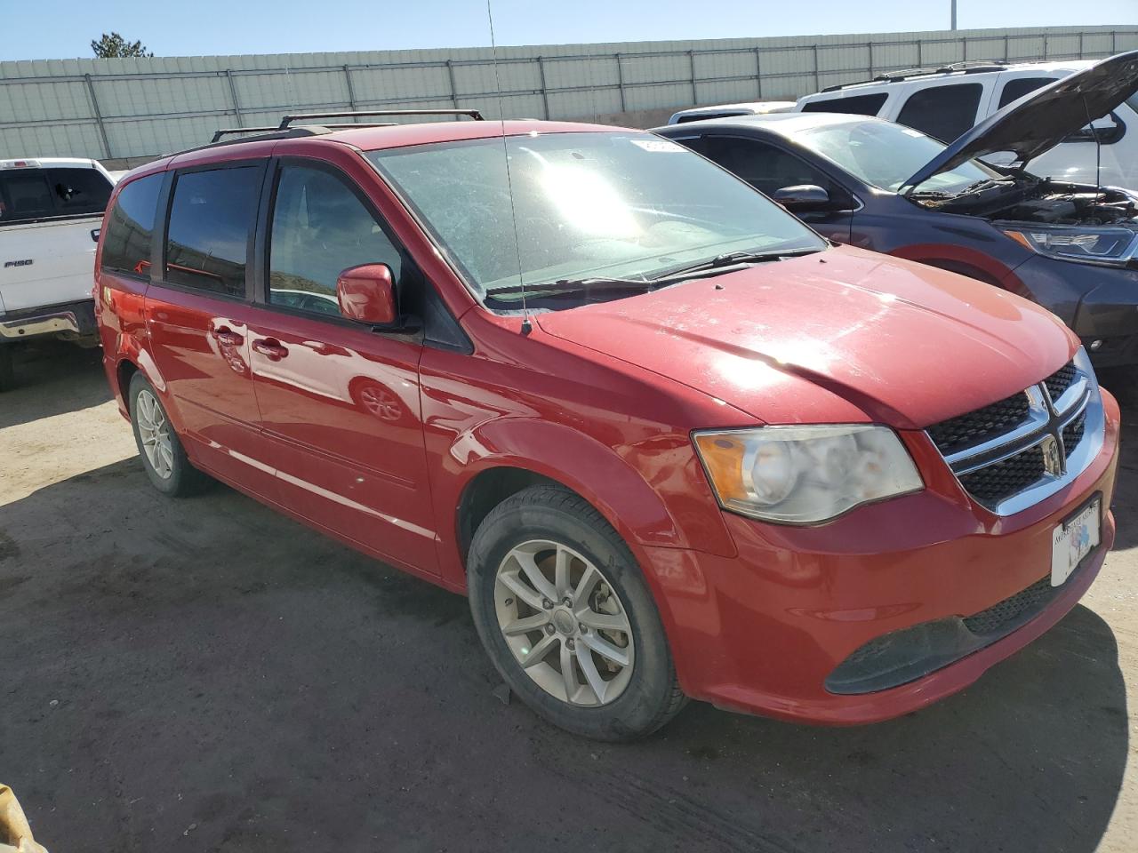 2014 Dodge Caravan VIN 2C4RDGCG2ER451523 Copart auction photo, mechanical / normal wear damage thumbnail 4