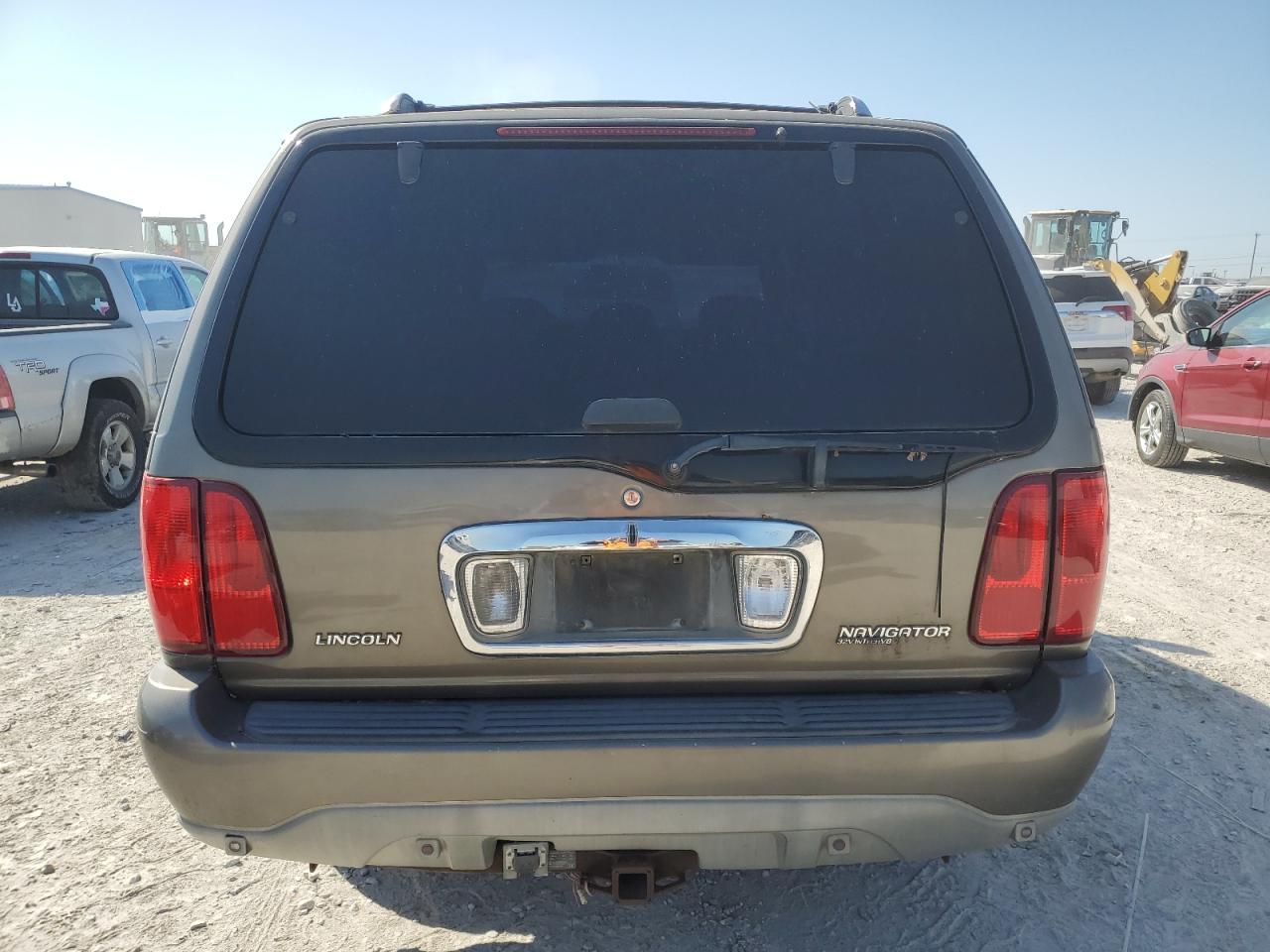 2002 Lincoln Navigator VIN 5LMEU27R12LJ12536 Copart auction photo, front end damage thumbnail 6