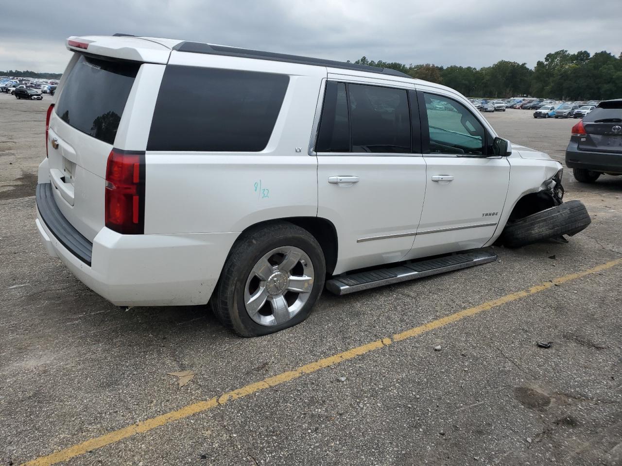 2018 Chevrolet Tahoe VIN 1GNSCBKC5JR106130 Copart auction photo, front end damage thumbnail 3