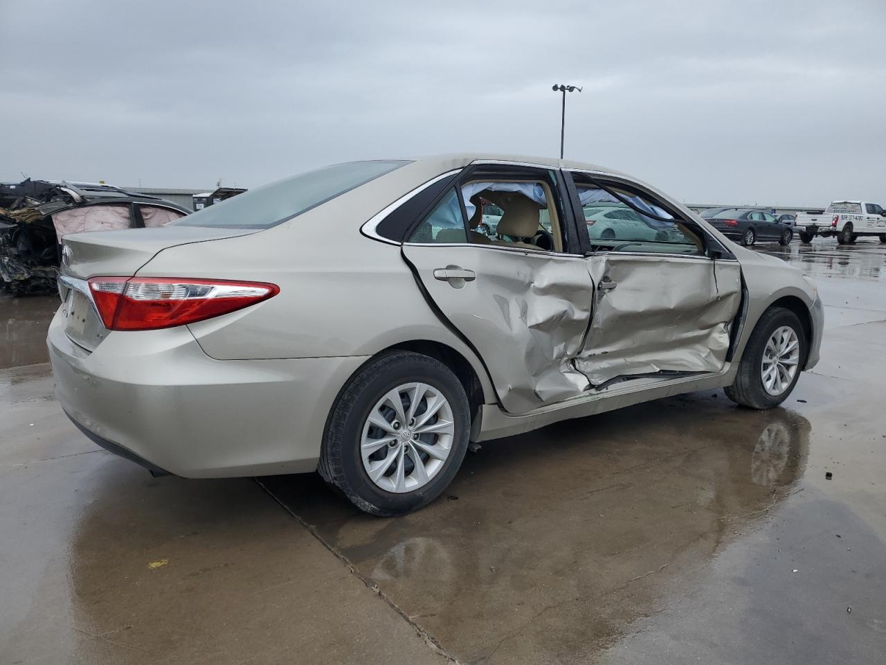 2015 Toyota Camry VIN 4T4BF1FK1FR447235 Copart auction photo, front end / hail damage thumbnail 3