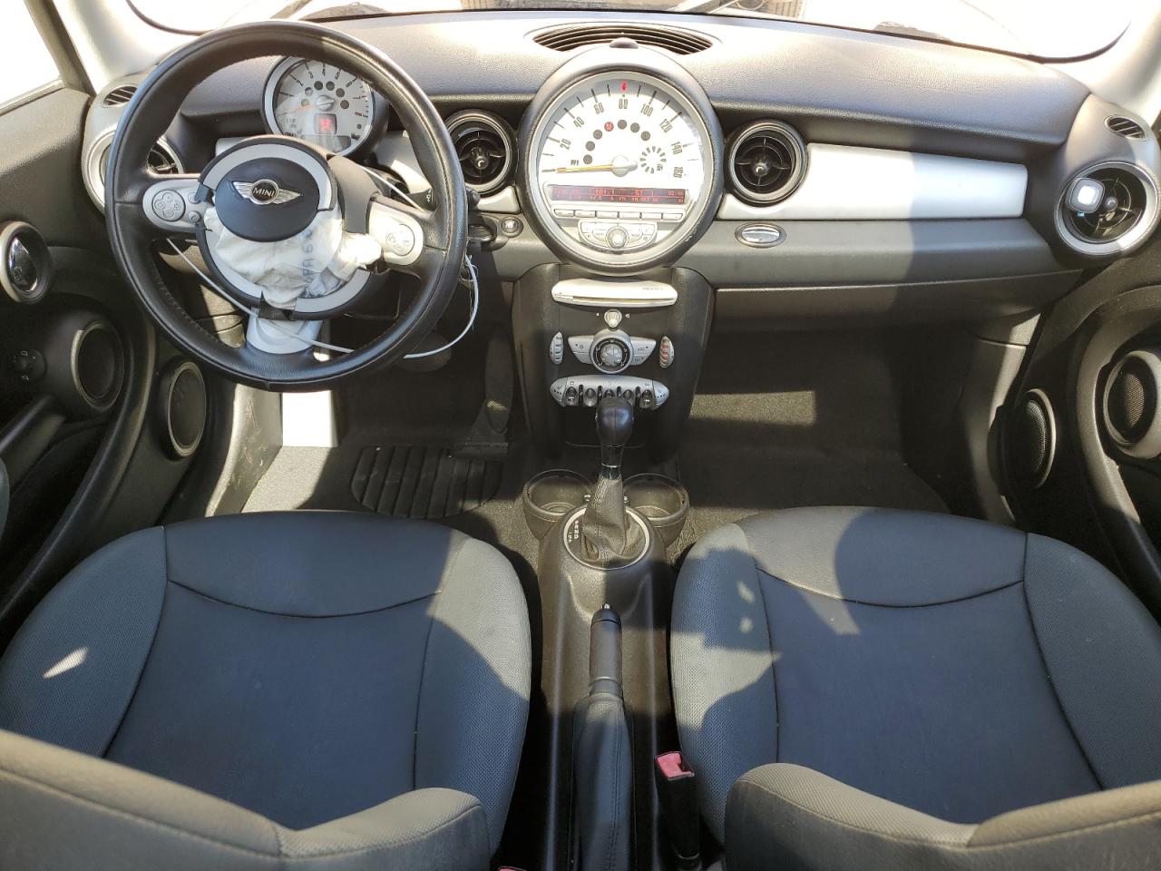 2010 MINI Cooper VIN WMWMF3C55ATZ63661 Copart auction photo, front end / minor dent/scratches damage thumbnail 8
