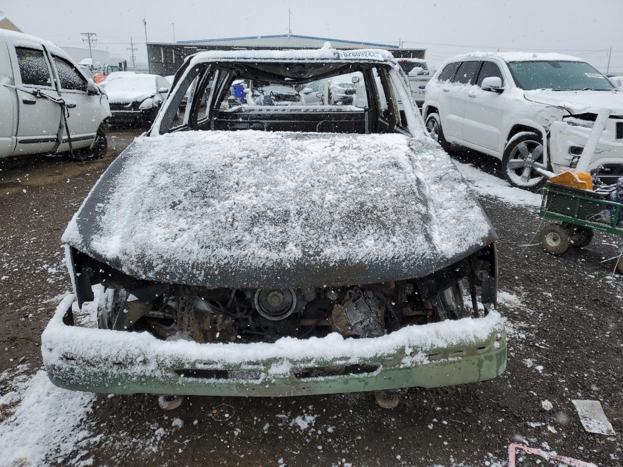 2006 Chevrolet Silverado VIN 1GCHK23256F132652 Copart auction photo, burn damage thumbnail 5