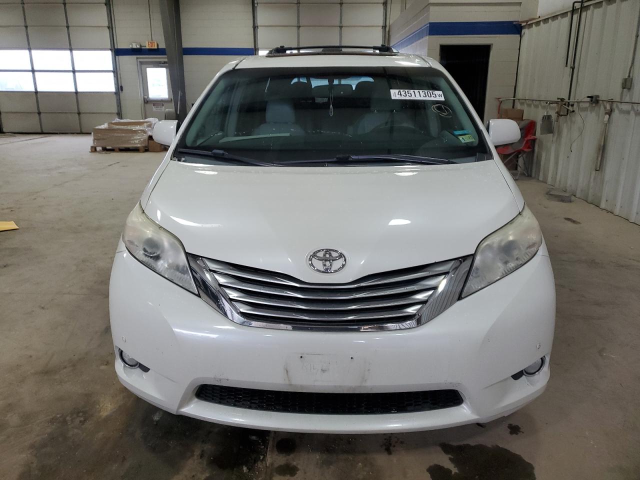 2011 Toyota Sienna VIN 5TDDK3DC1BS003281 Copart auction photo, rear end / side damage thumbnail 5
