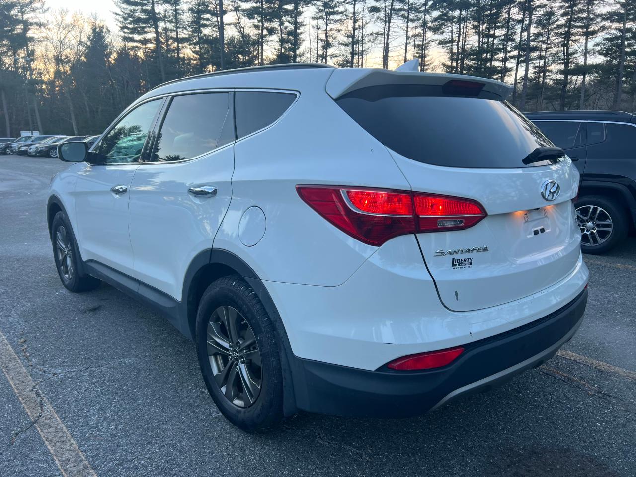 2014 Hyundai Santa Fe VIN 5XYZUDLB7EG204926 Copart auction photo, minor dent/scratches / normal wear damage thumbnail 3