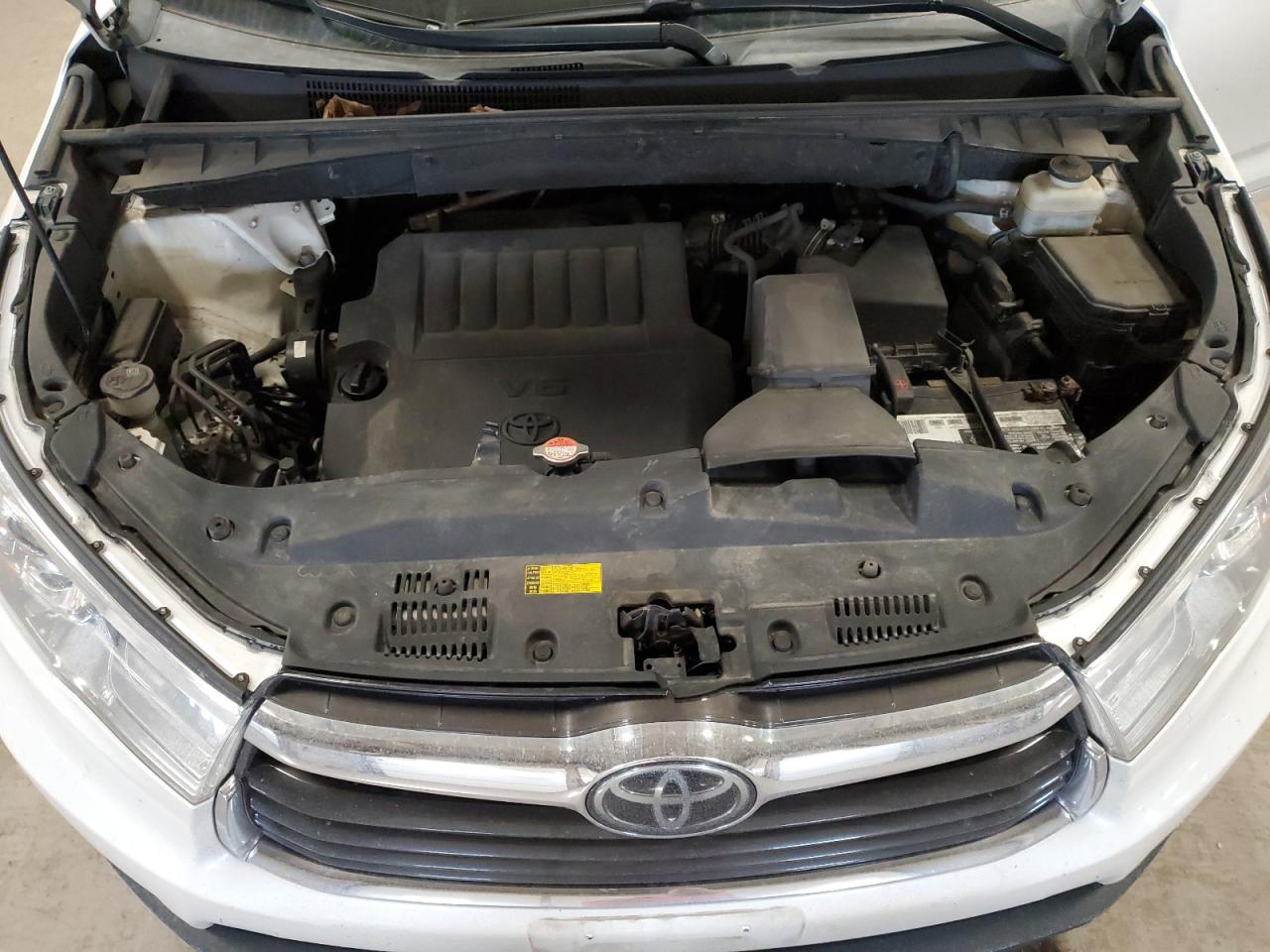 2016 Toyota Highlander VIN 5TDDKRFH5GS260558 Copart auction photo, rear end damage thumbnail 13
