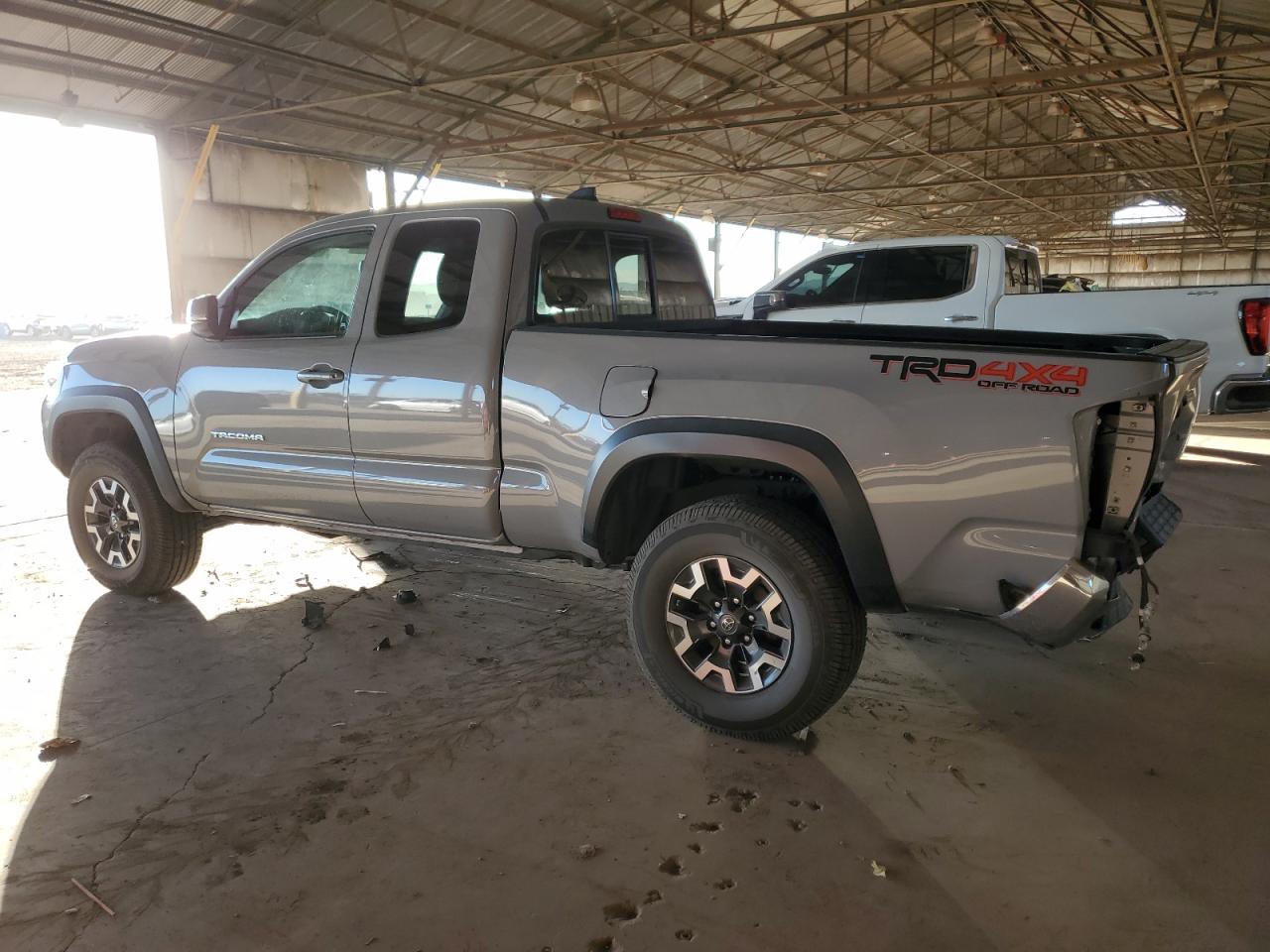 2020 Toyota Tacoma VIN 3TYSZ5AN7LT004655 Copart auction photo, rear end damage thumbnail 2