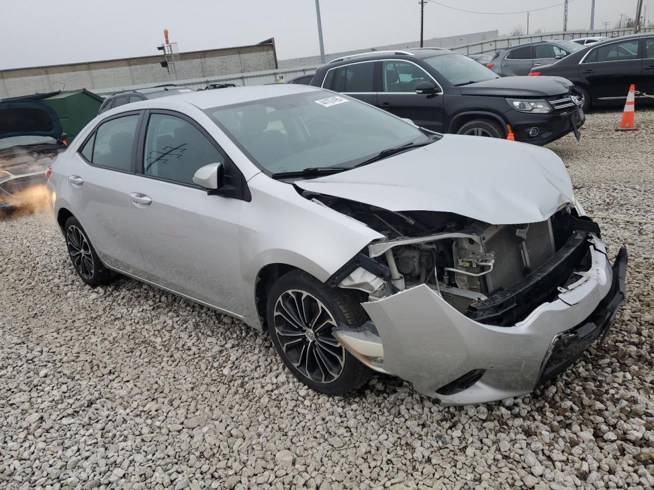 2015 Toyota Corolla VIN 5YFBURHE0FP226233 Copart auction photo, front end damage thumbnail 4