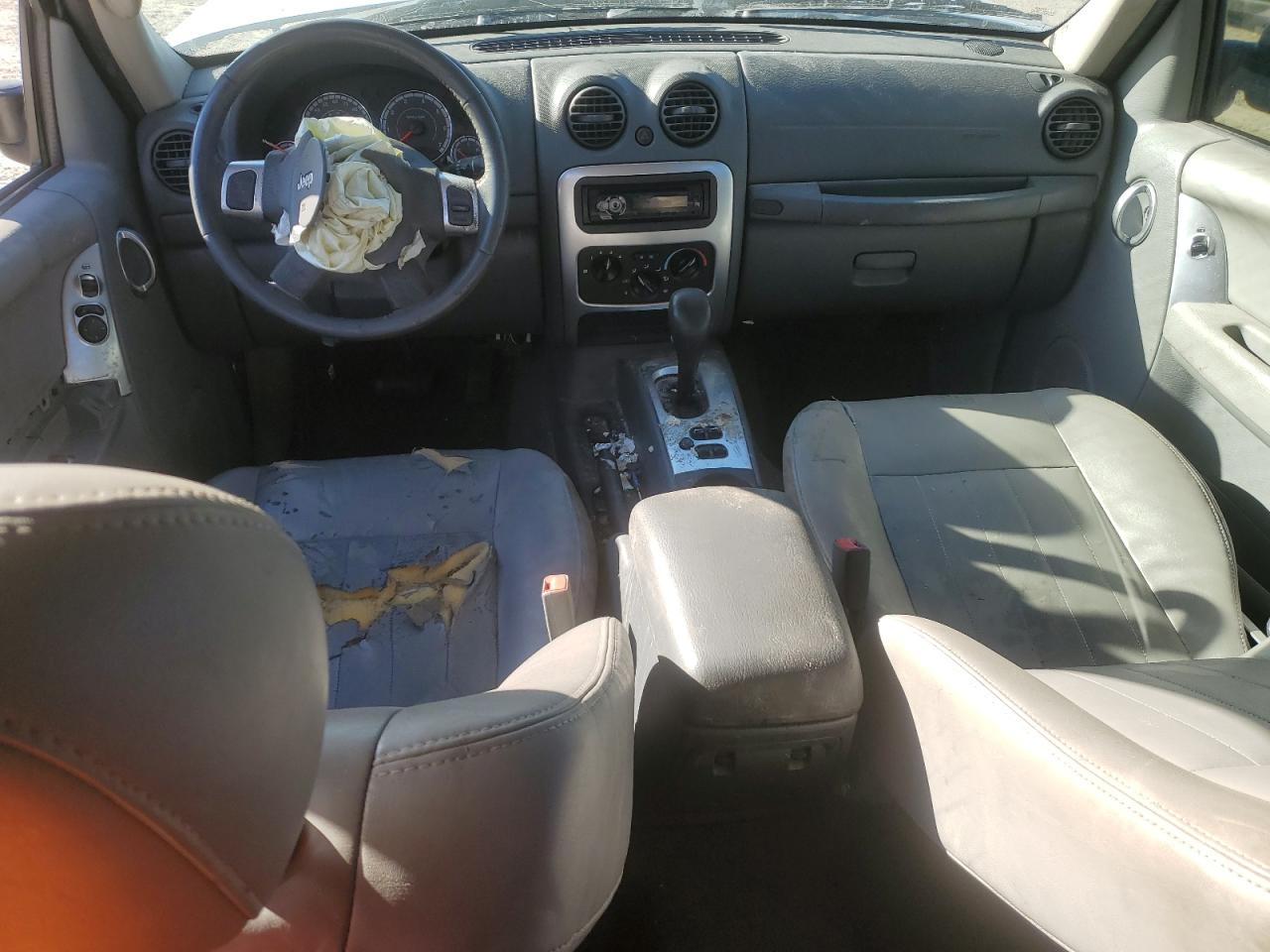 2005 Jeep Liberty (North America) VIN 1J4GK58K25W621458 Copart auction photo, side / front end damage thumbnail 8