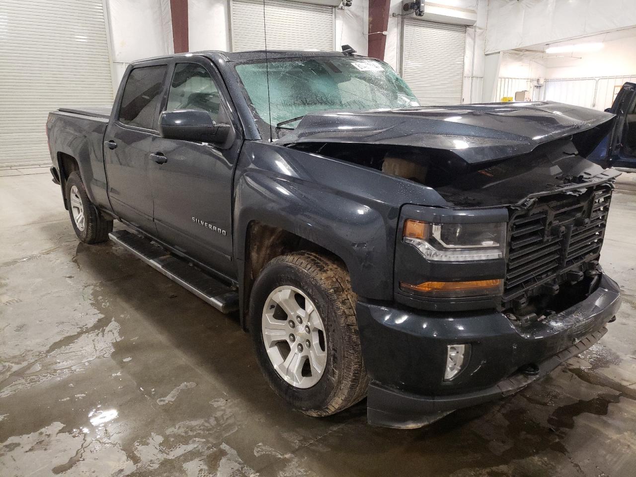 2018 Chevrolet Silverado VIN 3GCUKREC7JG471899 Copart auction photo, all over damage thumbnail 4