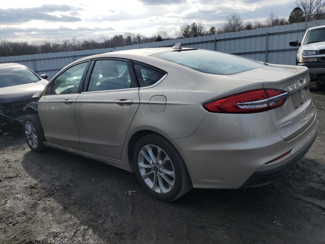2019 Ford Fusion VIN 3FA6P0LU5KR158203 Copart auction photo, front end / side damage thumbnail 2