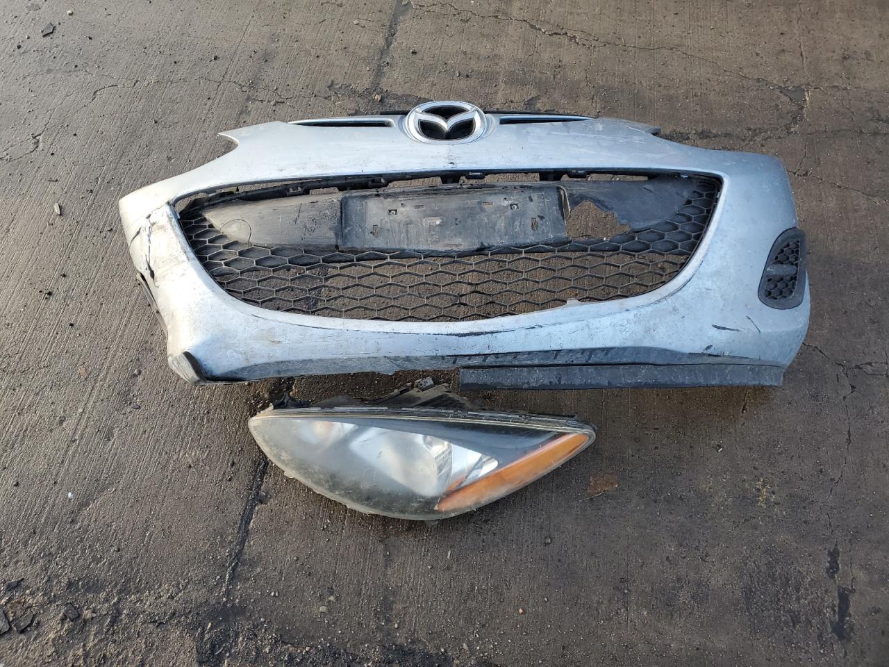 2007 Mazda 3 VIN JM1BK12F471729469 Copart auction photo, side damage thumbnail 12