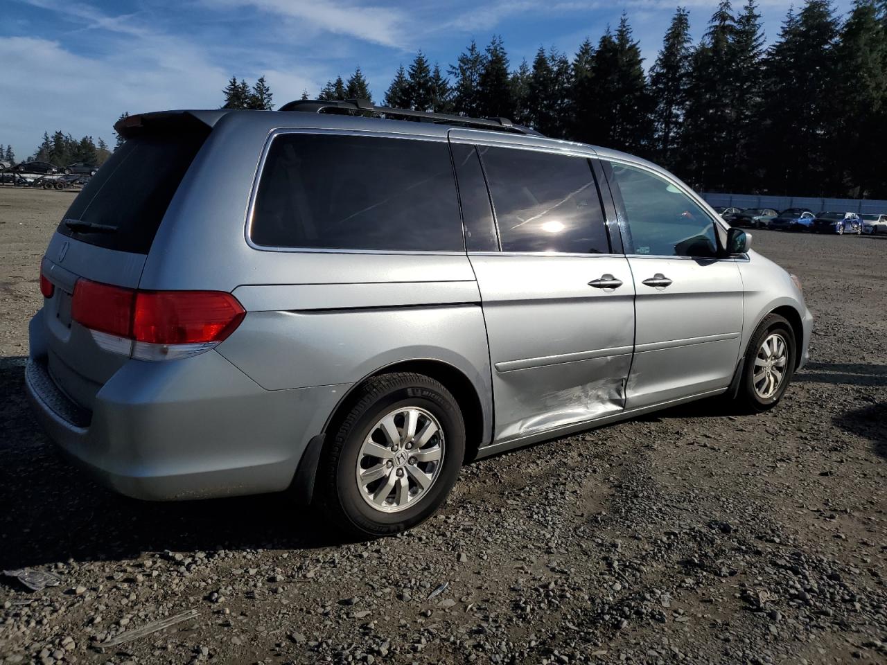 2008 Honda Odyssey VIN 5FNRL38628B029120 Copart auction photo, side damage thumbnail 3
