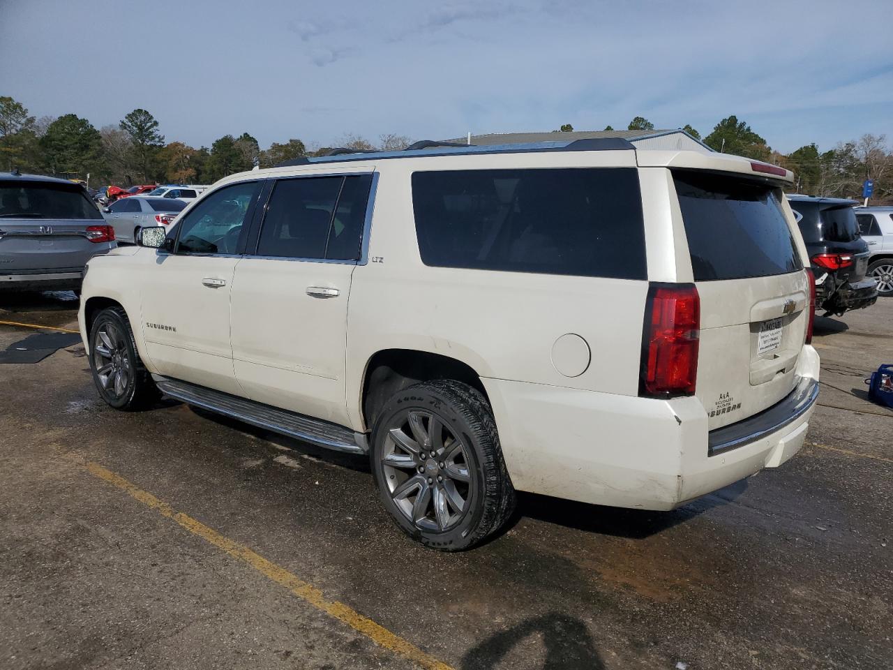 2015 Chevrolet Suburban VIN 1GNSCKKC1FR542271 Copart auction photo, front end damage thumbnail 2