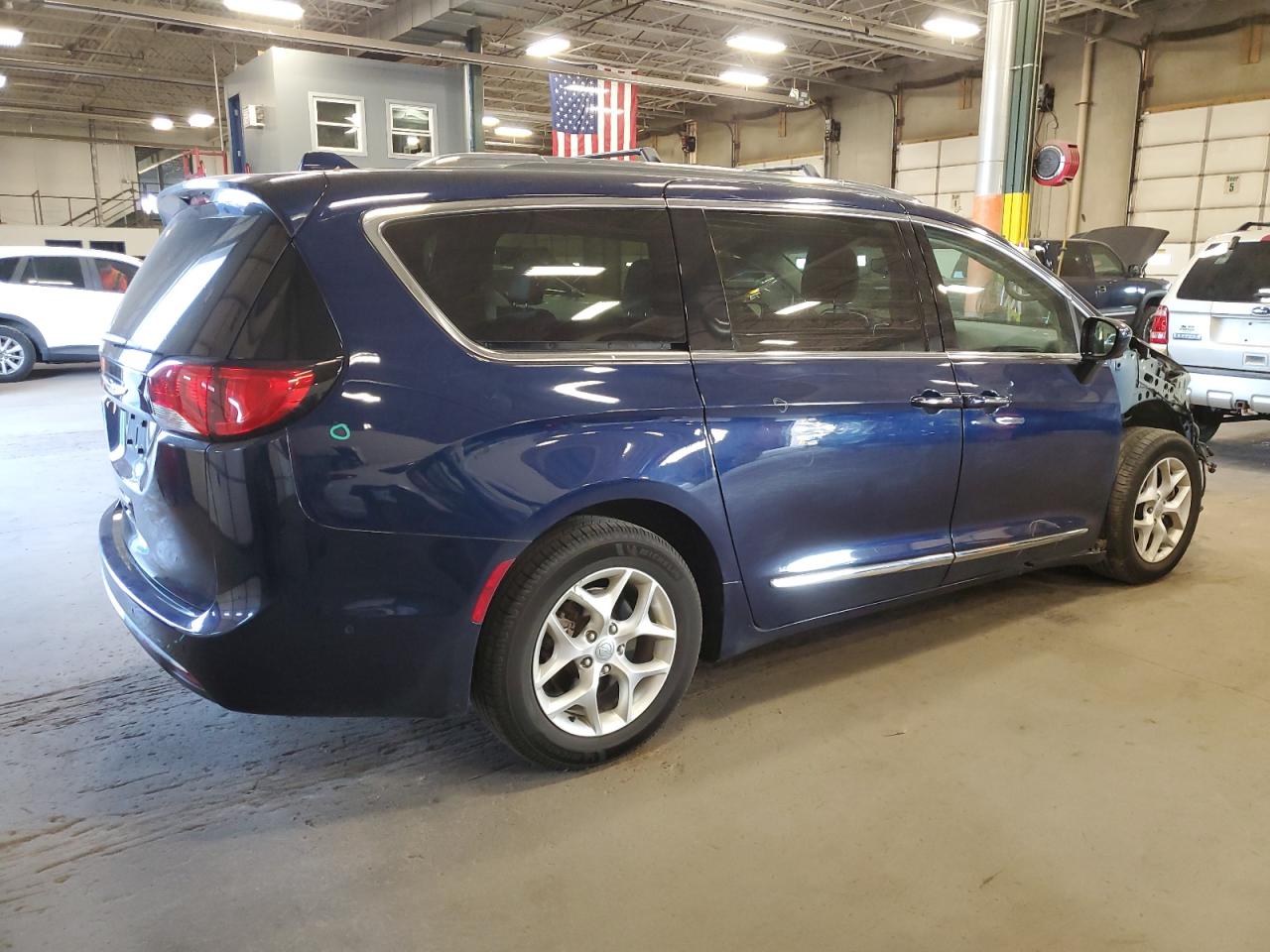 2017 Chrysler Pacifica VIN 2C4RC1EG9HR765025 Copart auction photo, front end / side damage thumbnail 3