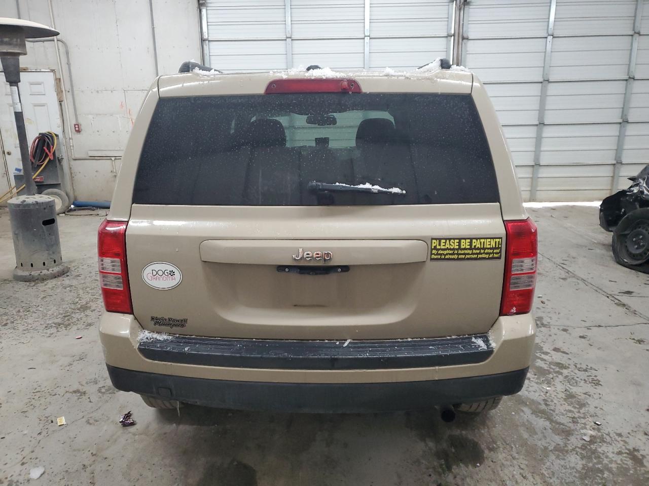 2017 Jeep Liberty (Patriot) VIN 1C4NJPBA3HD118128 Copart auction photo, front end / side damage thumbnail 6