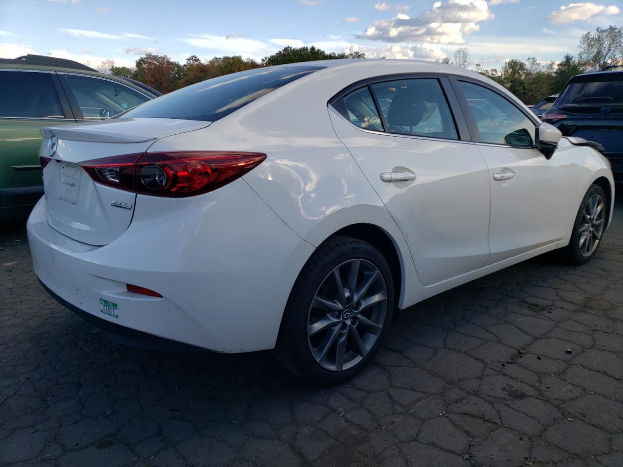 2018 Mazda 3 VIN 3MZBN1V33JM198667 Copart auction photo, front end / minor dent/scratches damage thumbnail 3